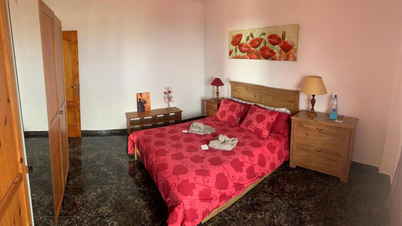 Гостевой дом Naomi'S House Фасния Экстерьер фото