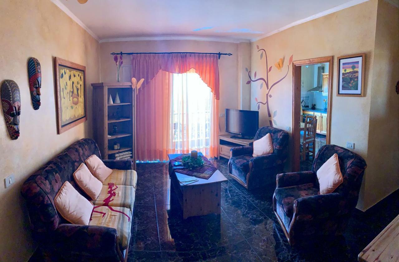 Гостевой дом Naomi'S House Фасния Экстерьер фото